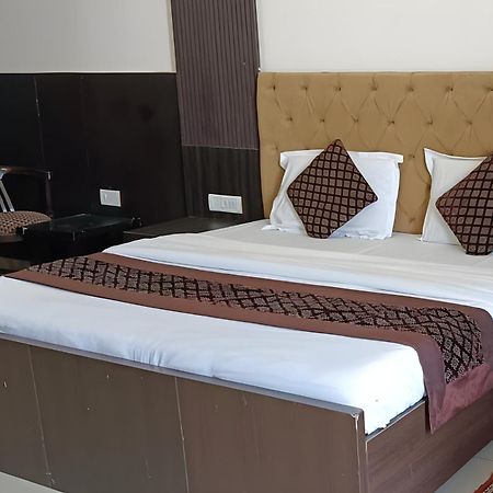 Hotel Shree Kanta Gurgaon Ngoại thất bức ảnh