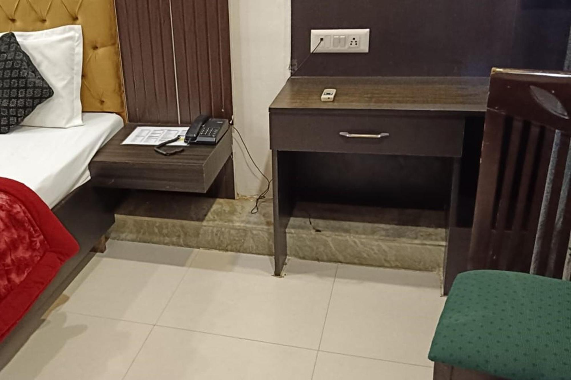 Hotel Shree Kanta Gurgaon Ngoại thất bức ảnh