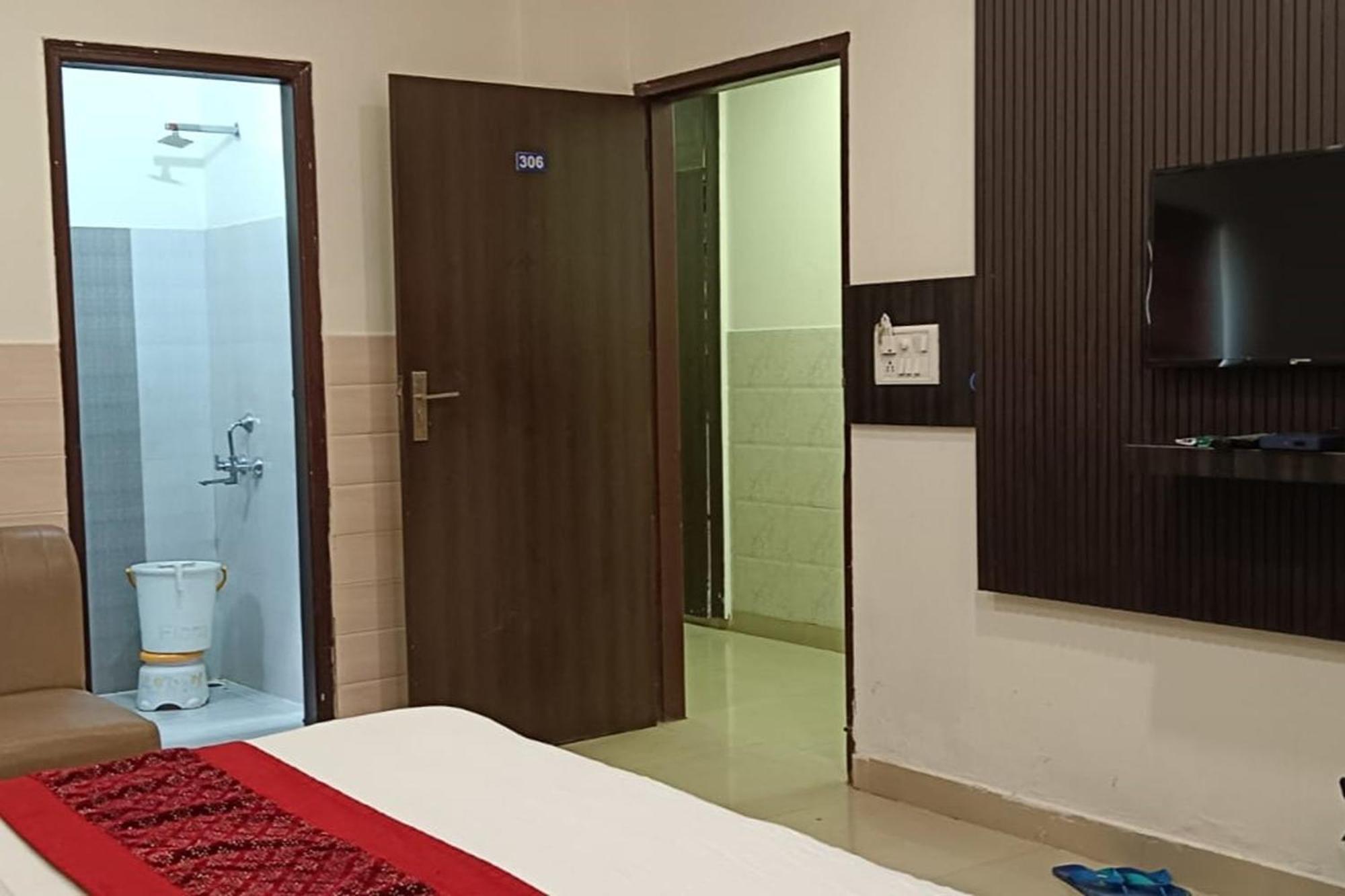 Hotel Shree Kanta Gurgaon Ngoại thất bức ảnh