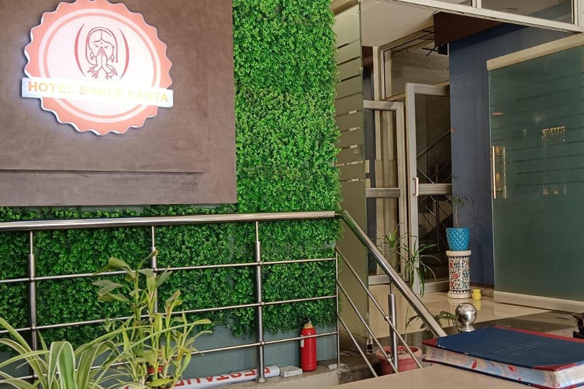 Hotel Shree Kanta Gurgaon Ngoại thất bức ảnh